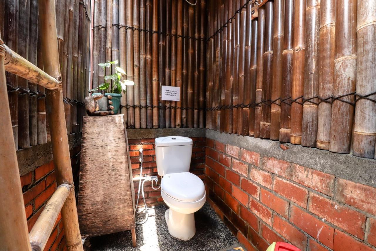 Alexiz Hostel Yogyakarta Ngoại thất bức ảnh