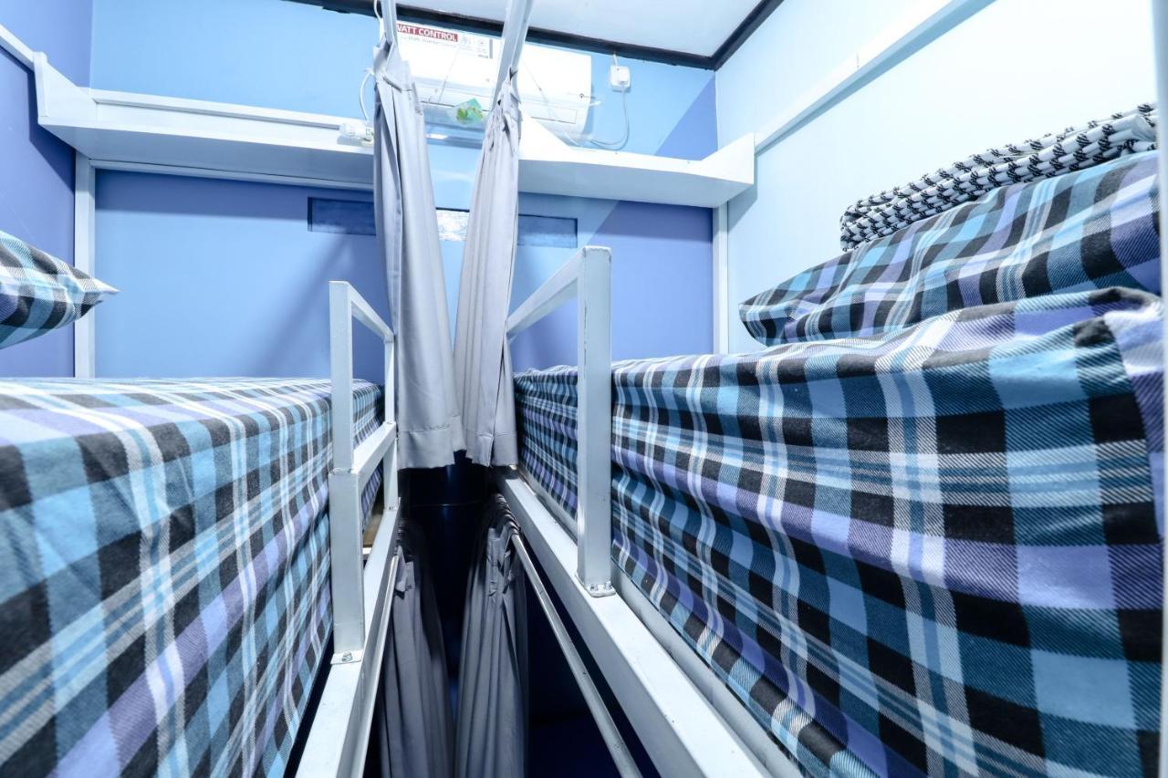 Alexiz Hostel Yogyakarta Ngoại thất bức ảnh
