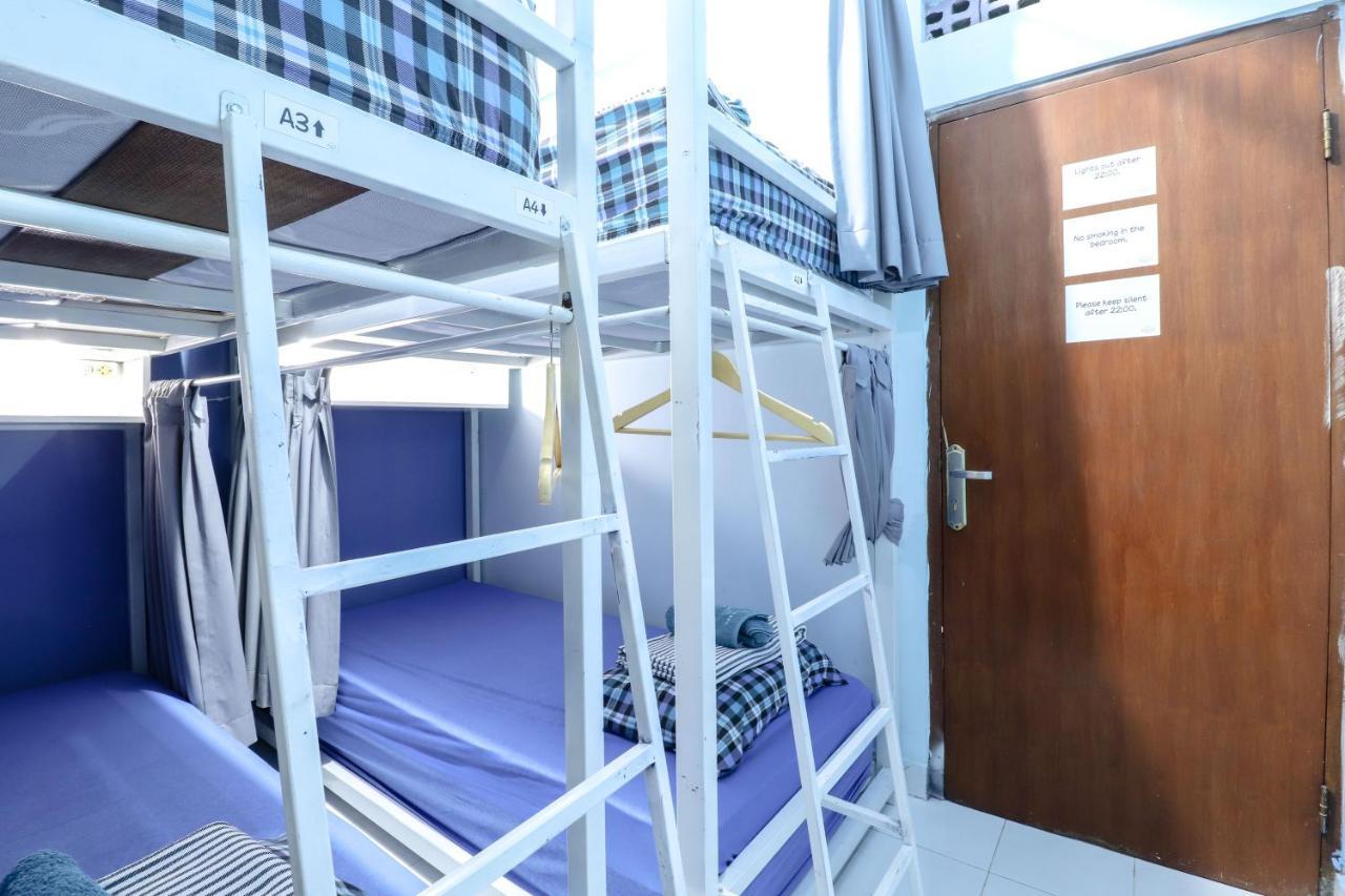Alexiz Hostel Yogyakarta Ngoại thất bức ảnh