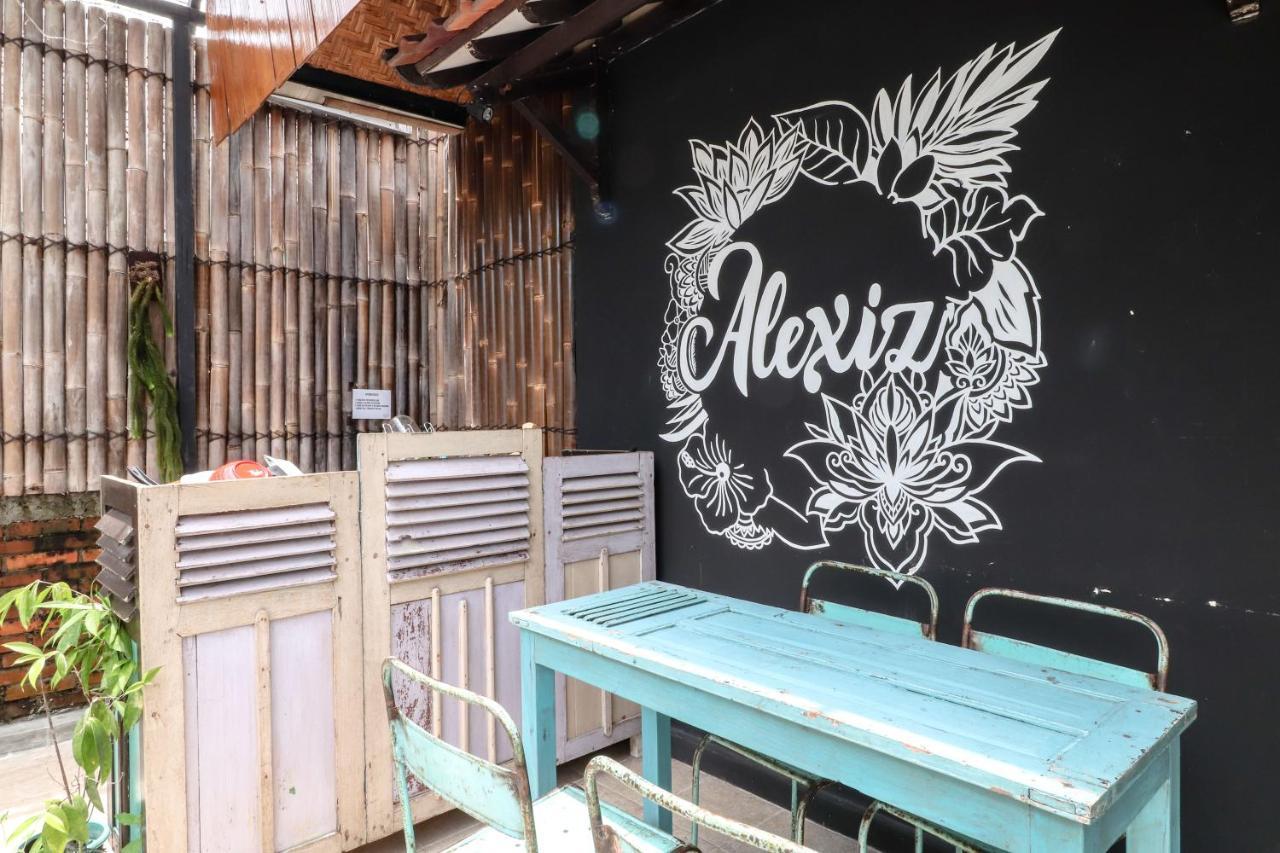 Alexiz Hostel Yogyakarta Ngoại thất bức ảnh